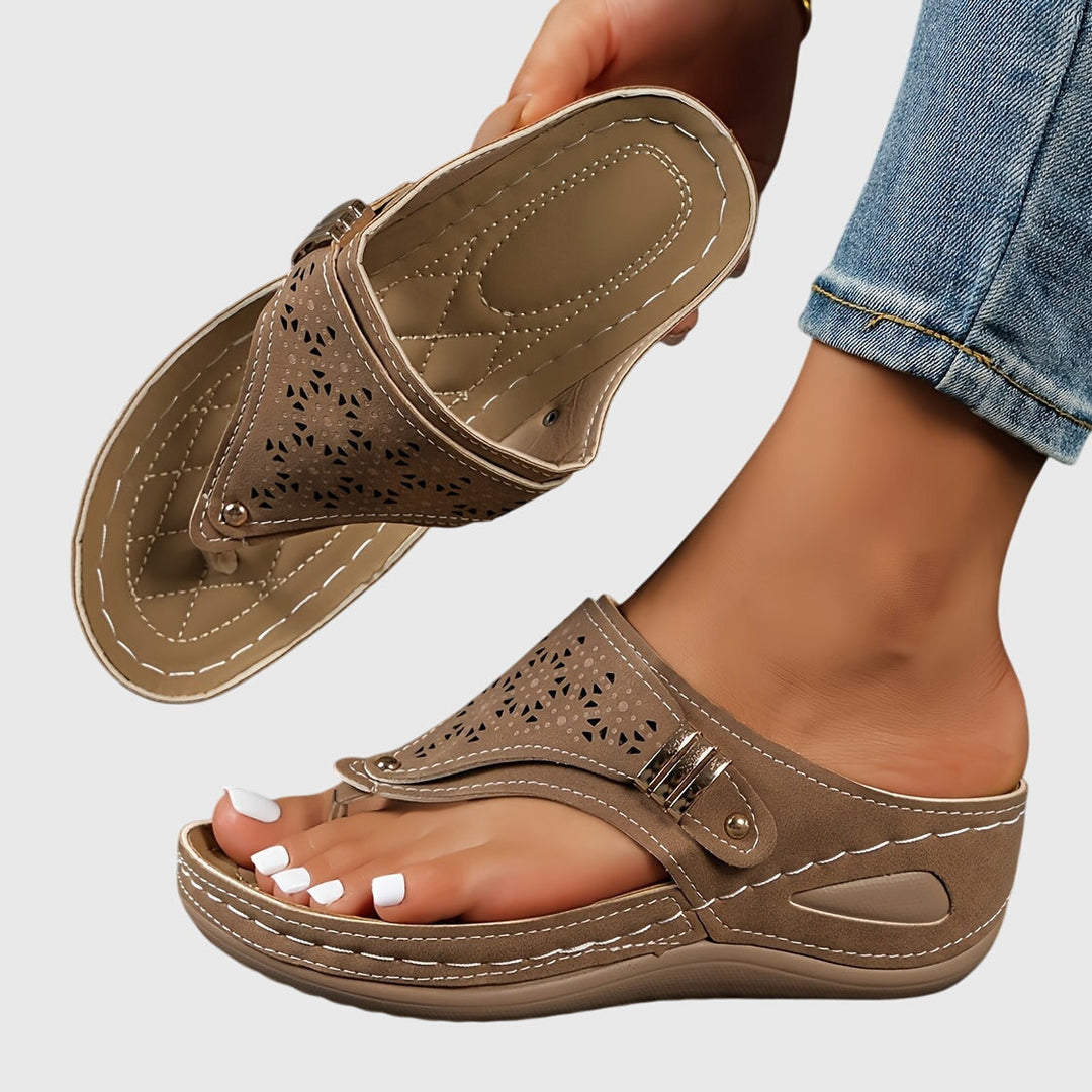 Anika - Slippers