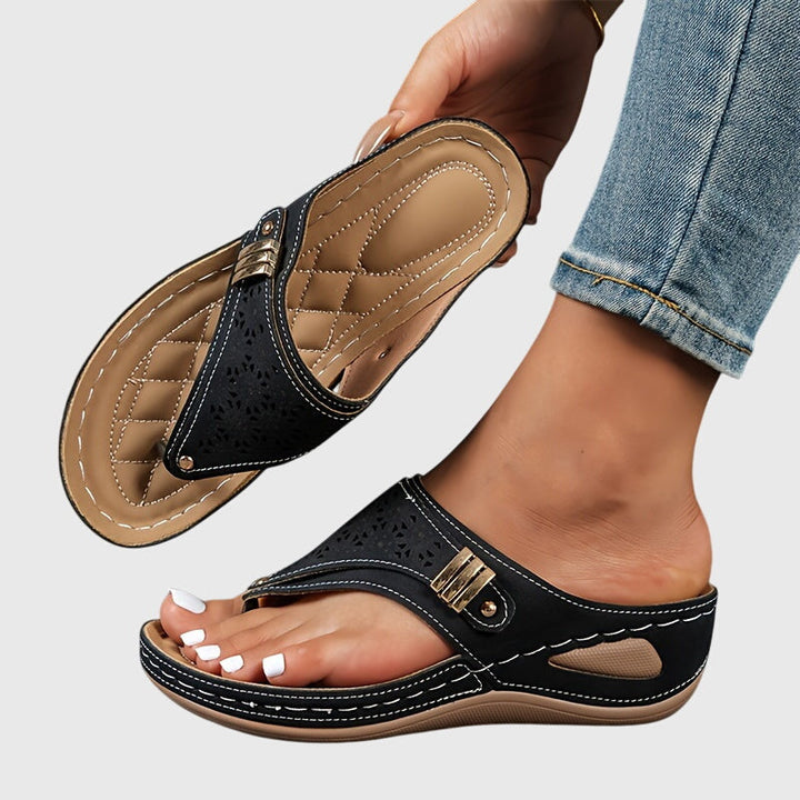 Anika - Slippers
