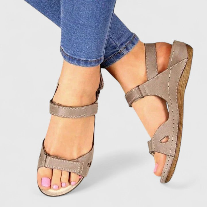 Avrie - Comfortabele Platte Sandalen