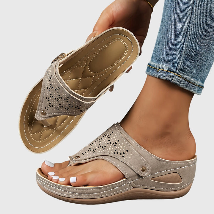 Anika - Slippers