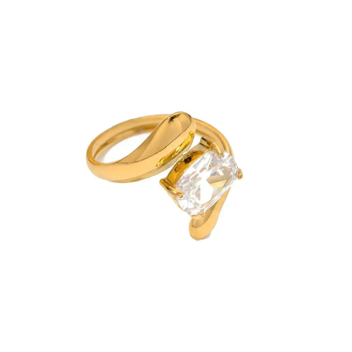 Tijdloze Gouden Waterdruppel Zirkonia Ring