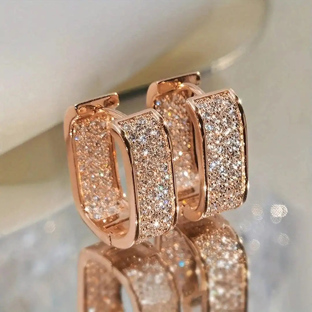Pavelina Huggie Hoops Oorbellen