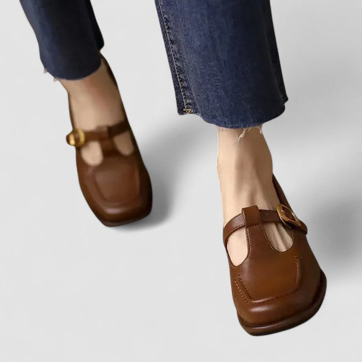 Kyrahnae | Mary Jane schoenen met orthopedische T-strap
