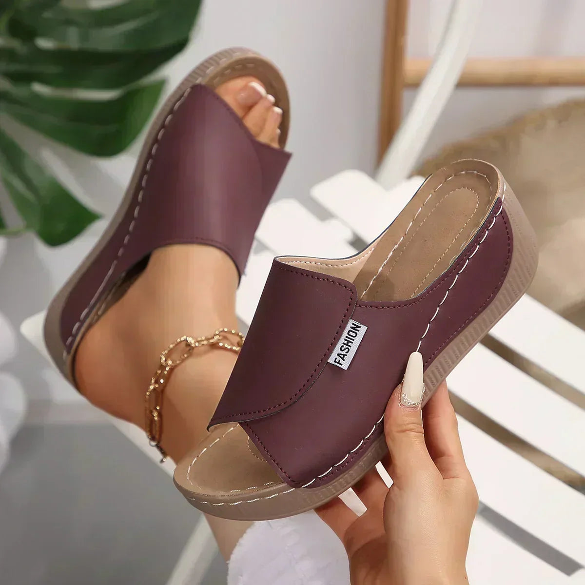 Renske | Orthopedische sandalen met sleehak