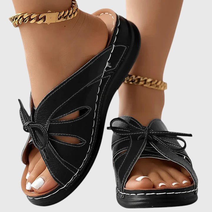 Dieuwke | Chique instapsandalen met strik
