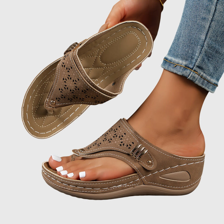 Anika - Slippers