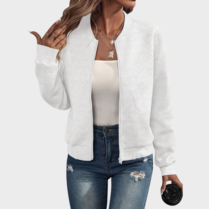 Delphine | Zip Bomberjack