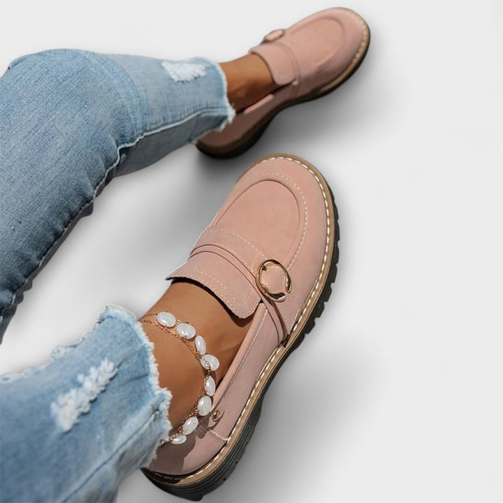 Lora™ | Casual Instappers met Ronde Neus