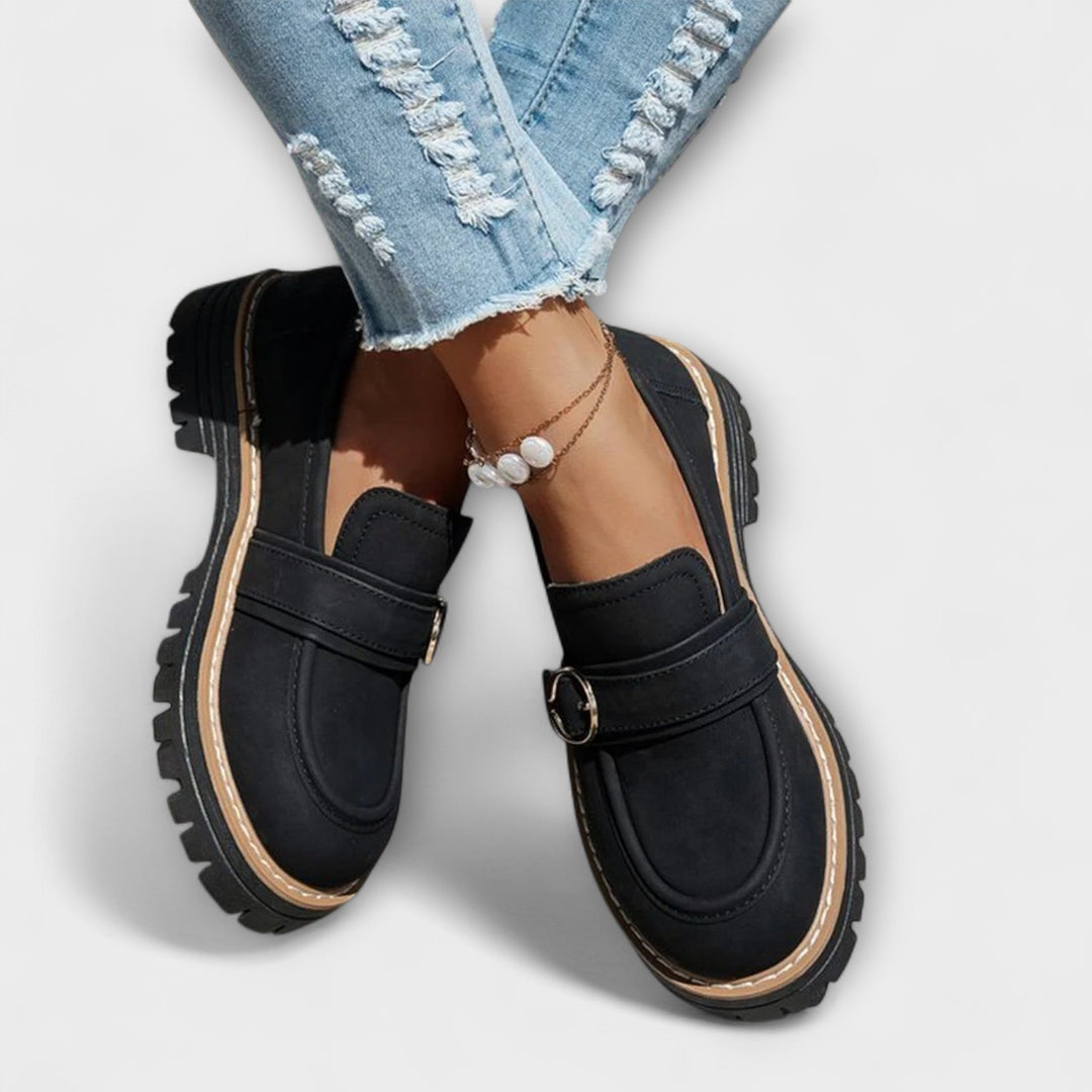 Lora™ | Casual Instappers met Ronde Neus
