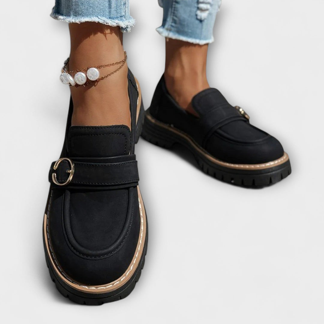 Lora™ | Casual Instappers met Ronde Neus