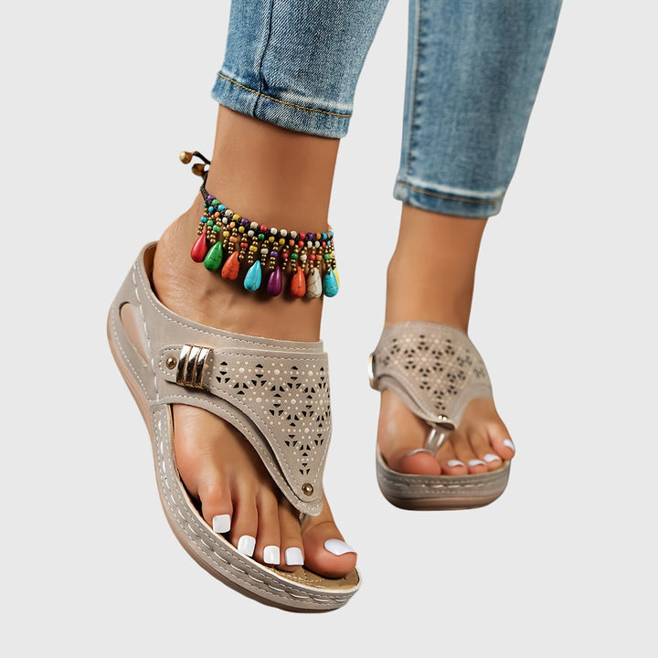 Anika - Slippers