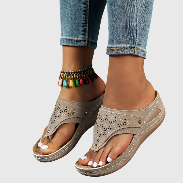 Anika - Slippers