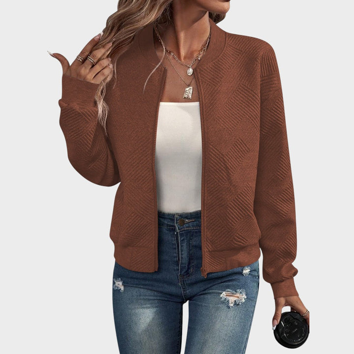Delphine | Zip Bomberjack